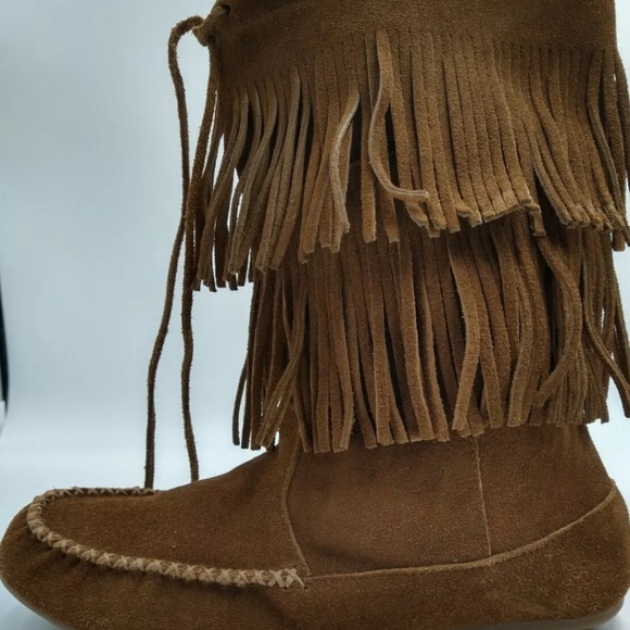 Minnetonka moccasins Double Fringe Ankle Booties, size 10 "SOLD" - Picture 9 of 11